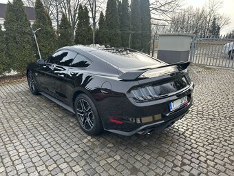 Ford Mustang GT 2018 - 10