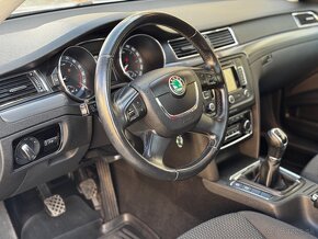 Škoda Superb 2.0 TDI CR 2010 PANO - 10