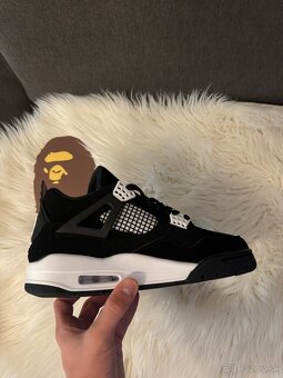 Jordan 4 - 10