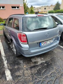 Opel Astra h r.2006 - 10