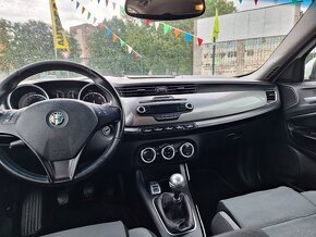 Alfa Romeo Giulietta 2.0 JTD 140k - 10