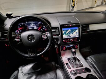 VW Touareg R-line Webasto 4x4 Vyservisovaný 3.0 L 242hp V6 - 10