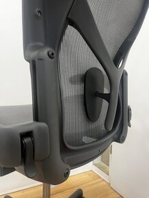 Herman Miller Aeron Remastered New - 10