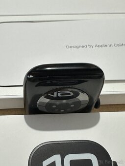 Predám Apple Watch 10 46mm jet Black Malé známky opotrebovan - 10