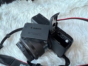 Canon EOS M10 - 10