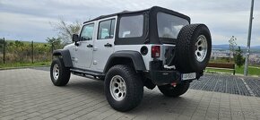 2012 Jeep Wrangler Unlimited Sport Sahara 3.6L V6 - 10