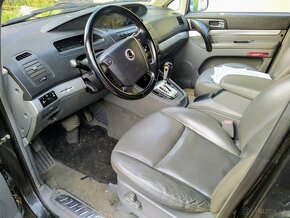 SsangYong Rodius 2.7XDi - AWD - automat - MPV - 7 míst - 10