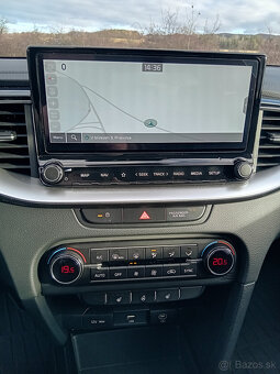 Kia Ceed SW 1,0 T-GDi GOLD + NAVI MY 2024 - 10