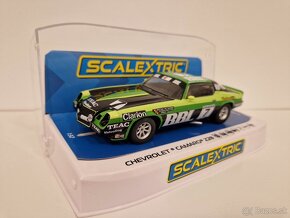 Scalextric autíčka na autodráhu (1:32) - 10