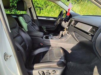 Volkswagen Touareg 3.0 TDI 4MOTION TOP STAV - 10