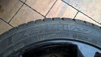 2 ks ZIMNÉ 245/40 R17 95V XL KUMHO cca 7 mm - LEN 45,- €/kus - 10