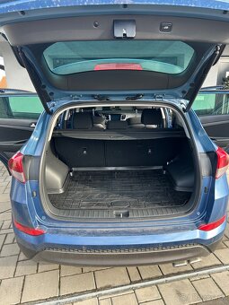 Hyundai Tucson 2.0 CRDi 4x4 PREMIUM - 10