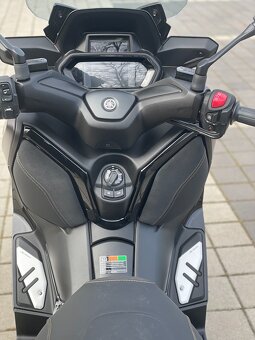 Yamaha Xmax 125 - 10