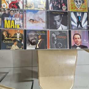 CD-čKA...PINK FLOYD,RED HOT CHILI PEPPERS,QUEEN,HAMMER FALL, - 10