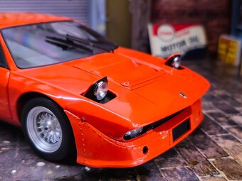 Lamborghini Urraco 1:18 Kyosho - 10