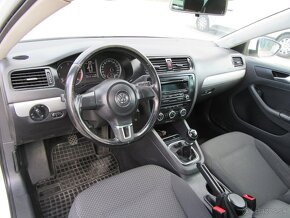 Volkswagen Jetta 1.6 TDI Trendline - 10