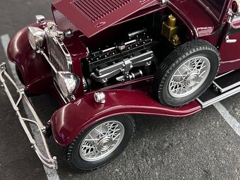 1:18 1932 ŠKODA 860 Cabriolet Closed - Burgundy - ABREX - 10