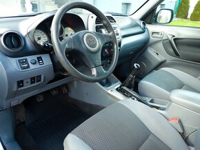 TOYOTA RAV4 2.0D 4x4 - KLIMA- VYHREV SEDADIEL - ŤAŽNE ZAR - 10