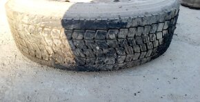 Autobus Karosa kolesá Firestone 295/80 R22,5 - 10