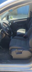 Volkswagen Touran 2.0 Fsi 7 miestny - 10