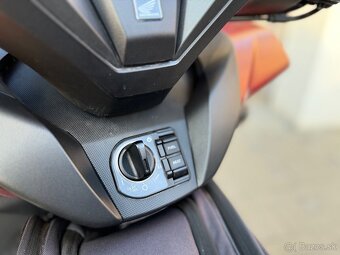 Honda Forza 125 Red 1.majitel Stav novej motorky - 10