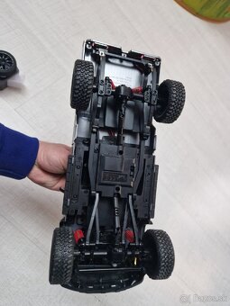 RC auto 4x4 1:12 - 10