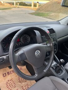 Volkswagen Golf 5 Comfort = 1.6 FSI, 85kW, Benzin = - 10