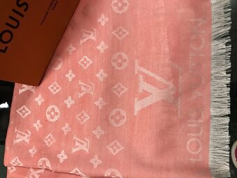 LOUIS VUITTON originál baby pink salik - 10