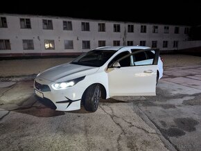 KIA Cee’d Sporty Wagon Platinum+Safety pack 117.5kw Automat - 10