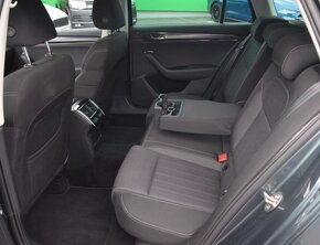 SKODA SUPERB COMBI 2.0 TDI DSG 140KW STYLE - 10