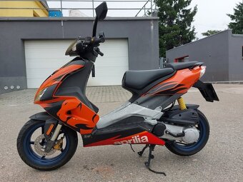 2005 APRILIA SR 50  naj.15000 KM po servisu - 10