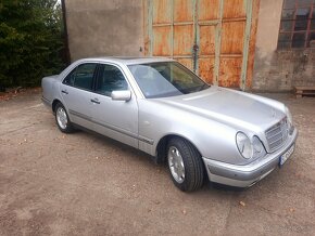 Predám mercedes e 230 benzin - 10