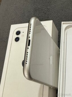 Predám Apple iPhone 11 64GB Silver Male známky opotrebovania - 10