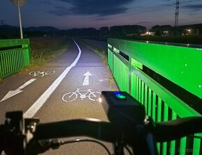 Profi LED SET svetlá na bicykel 1200LM, 17 režimov, 5600 mAh - 10