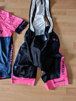 Specialized oblecenie - 10