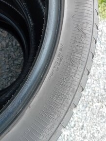 2+1 gratis 285/40R21 Celoročné pneumatiky Vredestein 2021 - 10