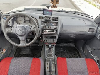 Toyota RAV4 - 10