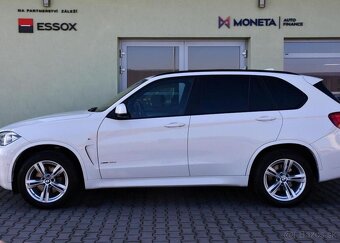 BMW X5 xDrive40d MSPORT HUD H/K TAŽNÉ 230 kw - 10