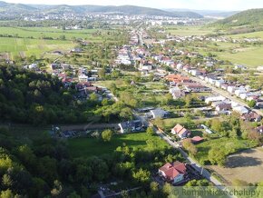 Pozemok vo vyhľadávanej lokalite v blízkosti Humenného - J - 10