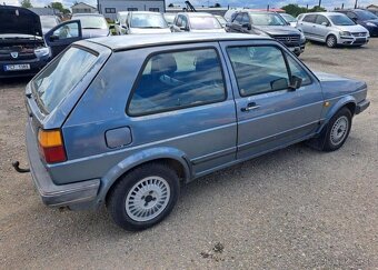 Volkswagen Golf 1,6 D nafta manuál 40 kw - 10