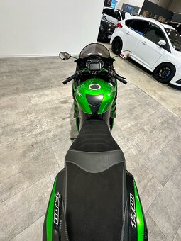 Kawasaki ZZR 1400 - 10