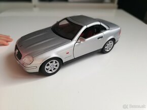 1:18 Mercedes Benz SLK funkcna otvaracia strecha - 10