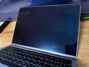 Predám MacBook Pro 13 2018 - 10