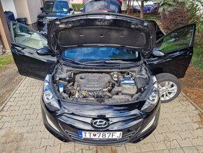 Hyundai i30 1.6i MPI DOHC Comfort 120k M6 (benzín) - 10