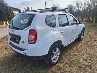 DACIA DUSTER 1,6 BENZÍN 4X4 ROK 2011 - 10