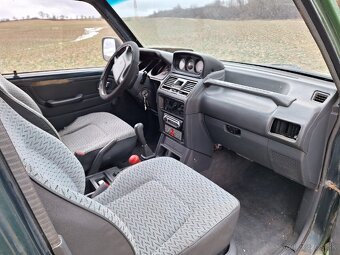 Mitsubishi Pajero 2.5 TD 73kw - 10