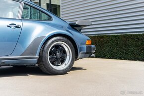 Porsche 911 930 Turbo - 10