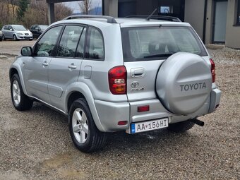 TOYOTA RAV4 2,0D-4D   4x4 - 10