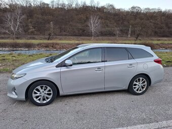 TOYOTA AURIS TOURING SPORTS 2.0D-4D - 10