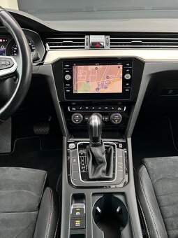 Volkswagen Passat Variant 2.0 TDI EVO Elegance DSG 2020 - 10